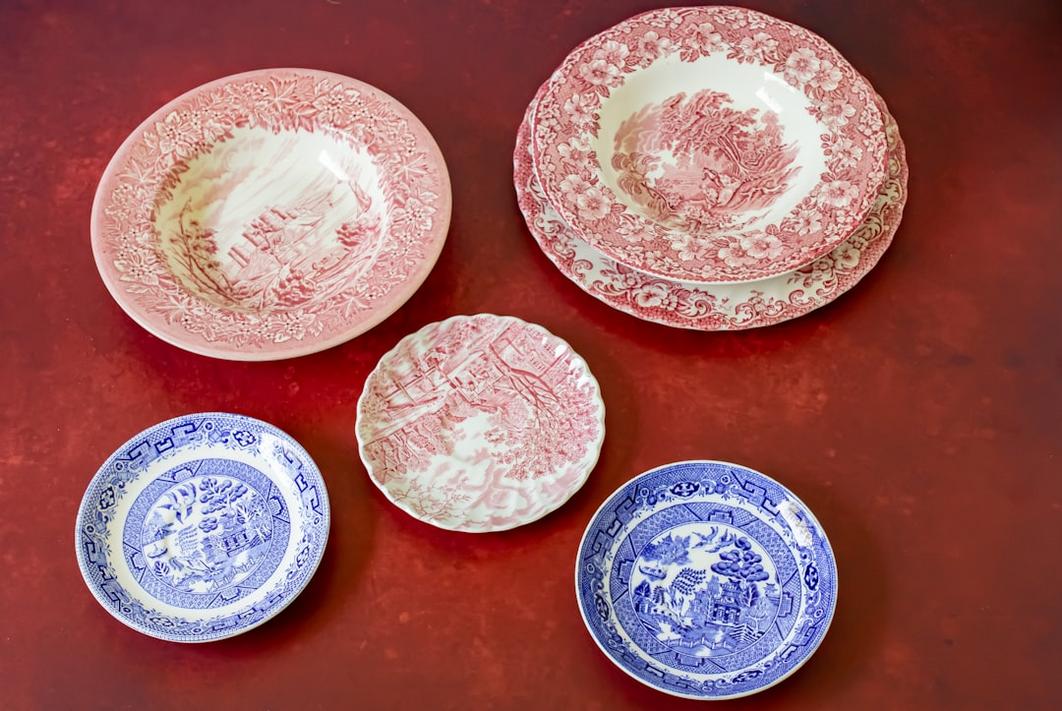 Plate of five lesser-known oriental cakes